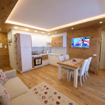 Aprica Luxury - Estrella - * San Pietro (Berbenno di Valtellina)
