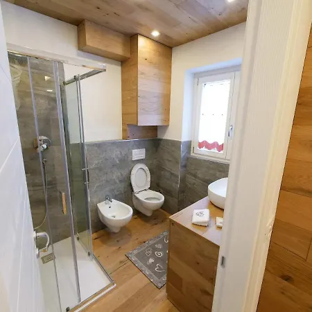 Aprica Luxury - Estrella - * San Pietro (Berbenno di Valtellina)